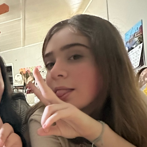 Meet your Posher, Mckenzie - Picture 1 of 1